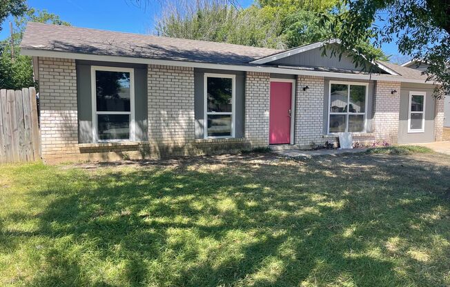 Spacious 5-Bedroom Home in a Great Neighborhood!