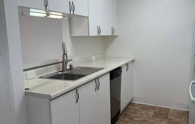 1 bed, 1 bath, 800 sqft, $2,595