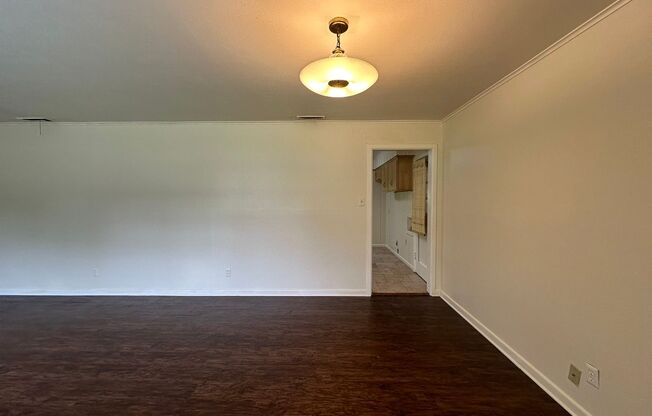 Beautiful 3 Bed 2 Bath in the Heart of Tyler!