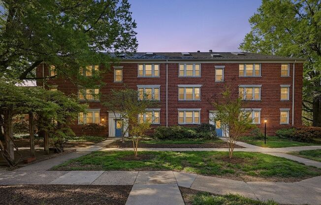 1 bed, 1 bath, $1,928, Unit Unit #4