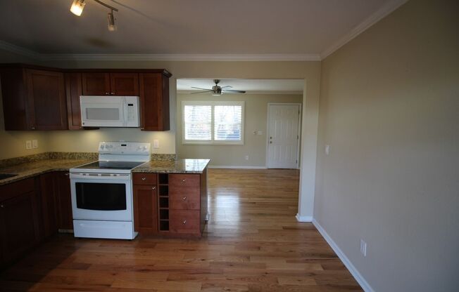 West AVL - Great apartment close to all the fun!