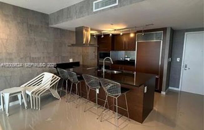 2 beds, 2 baths, 1,325 sqft, $5,000, Unit 465 Brickell Ave # 619