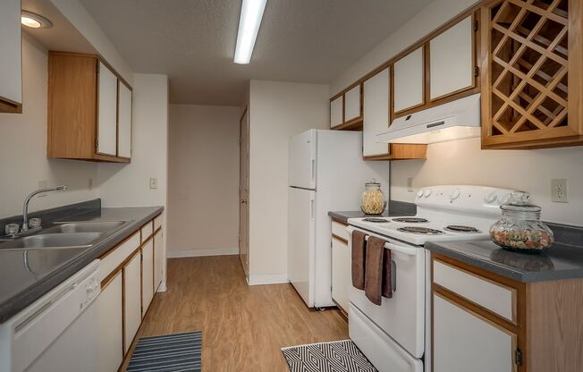 2 beds, 2 baths, 1,070 sqft, $1,895, Unit 16-203
