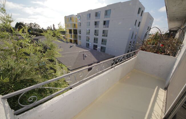 Studio, 1 bath, $2,095, Unit 35-337