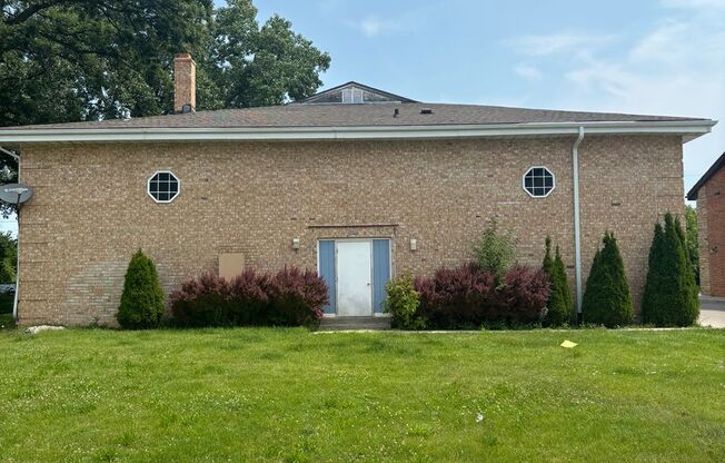 9900 W Fond Du Lac Ave