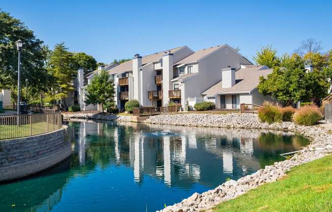 Community Lake at Glen at Bogey Hills, St. Charles