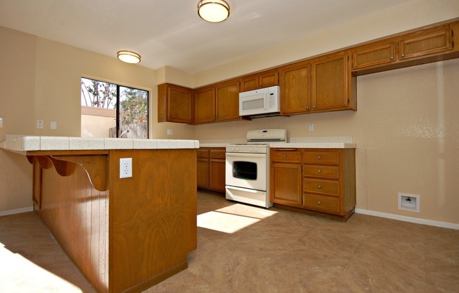 Beautiful 4BR/2.5BA Condo in Tanglewood!!!