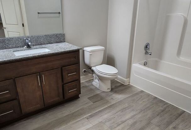1 bed, 1 bath, 848 sqft, $775, Unit 05