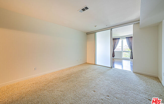 1 bed, 2 baths, 1,130 sqft, $2,700, Unit 313