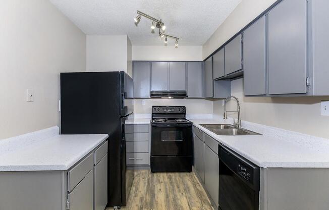 1 bed, 1 bath, 700 sqft, $788