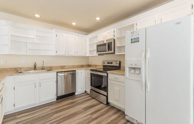 11826 GREENWOOD VLG DR