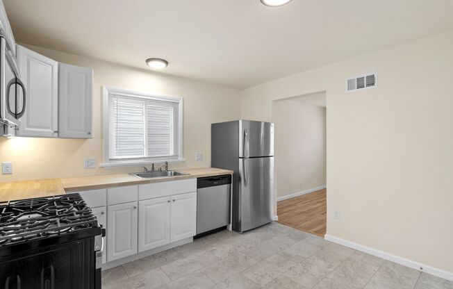 2 beds, 1 bath, $1,495