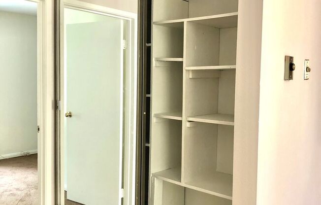 Bright 2bd/2bth in Quiet Del Mar Gated Community