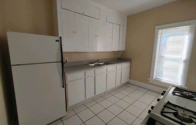 1 bed, 1 bath, 500 sqft, $1,045, Unit 346 A