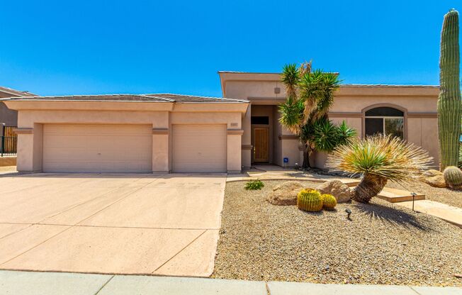 3 BED 2.5 BATHROOM HOME W/ OFFICE/DEN 3 CAR GARAGE AND SPARKLING POOL