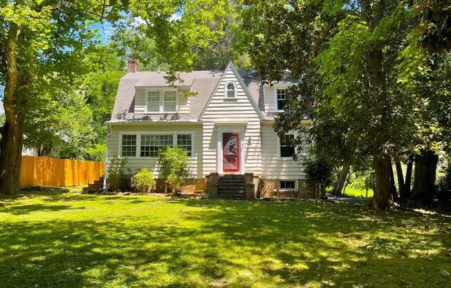 Beautifully Restored Victorian Home on quiet lot...Just south of UNC Hospitals & Campus - Avail. for short-term Lease!