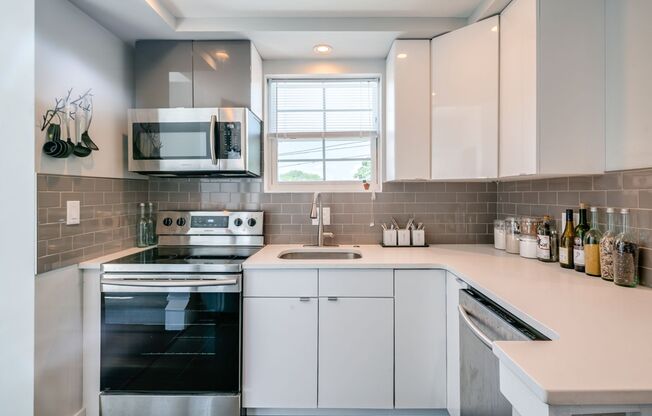 17 S 44th St