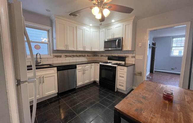 134 HUTTON ST