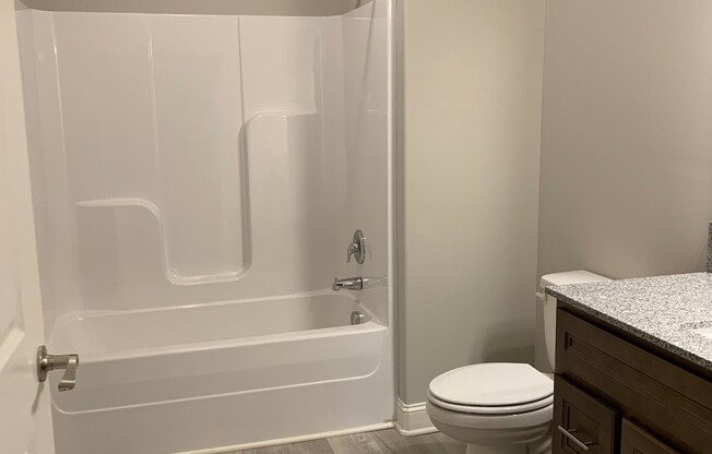 1 bed, 1 bath, 848 sqft, $775, Unit 04