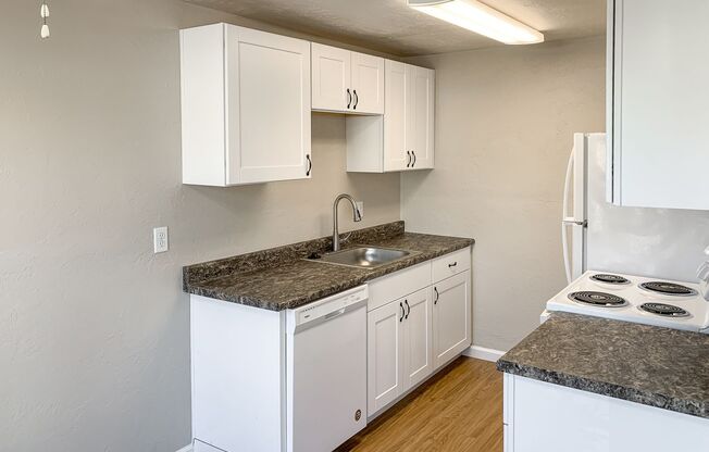2 beds, 1 bath, 756 sqft, $1,125, Unit 65