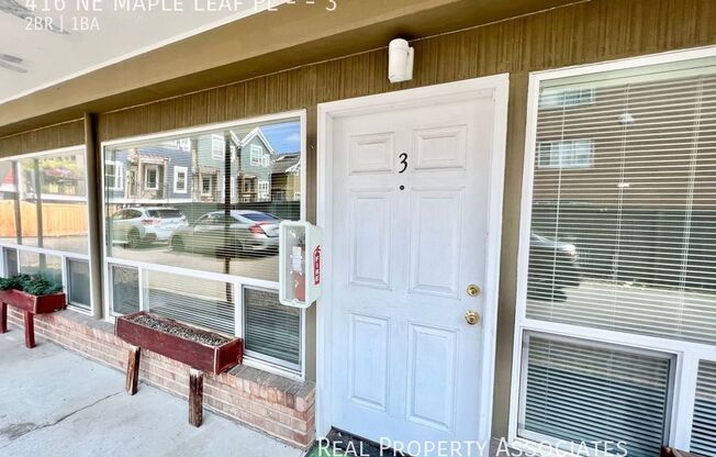 416 NE MAPLE LEAF PL