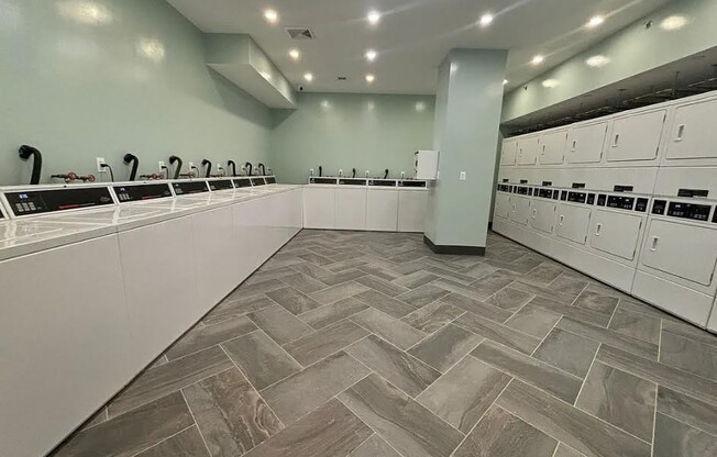 Studio, 1 bath, $3,895, Unit 11J