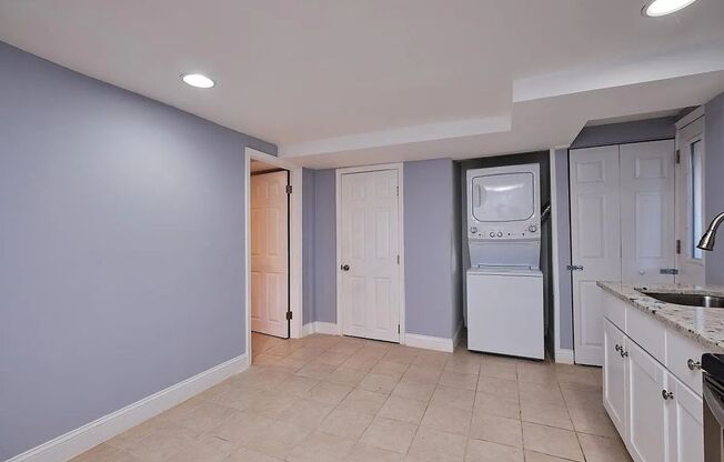 144 Webster St NE