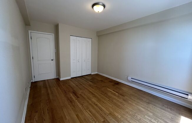 1 bed, 1 bath, 700 sqft, $1,940, Unit 418-1102