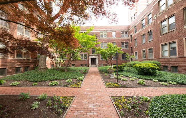 1 bed, 1 bath, 604 sqft, $2,595, Unit 839-3B