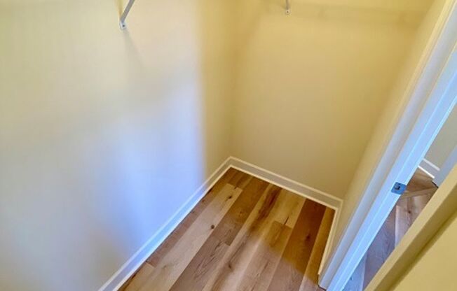 Modern 2BR/2BA Home Near BNA – Open Concept with Private Porch!