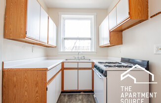 728 W Roscoe St