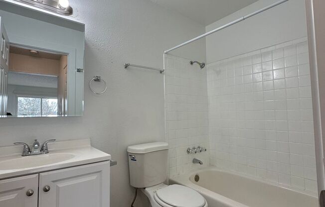 1 bed, 1 bath, 600 sqft, $1,195, Unit 40