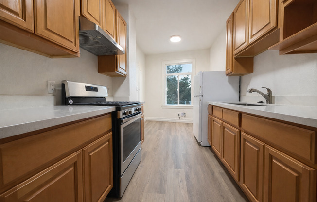 Bright Studio with Incredible Views in Prime Outer Richmond