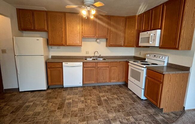 2 beds, 1 bath, 625 sqft, $725, Unit 8