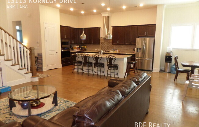 13113 KORNEGY DR