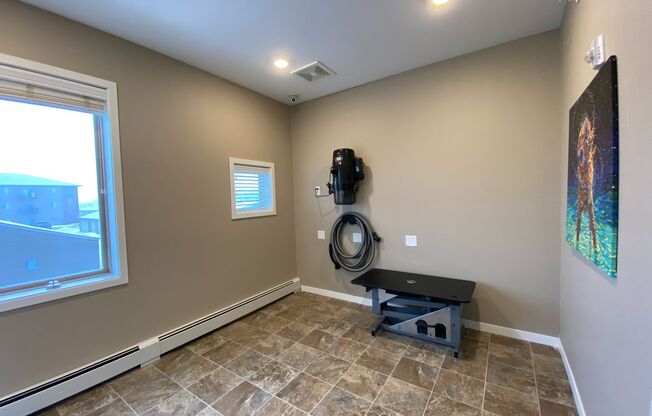 2 beds, 2 baths, 1,044 sqft, $1,295, Unit 209