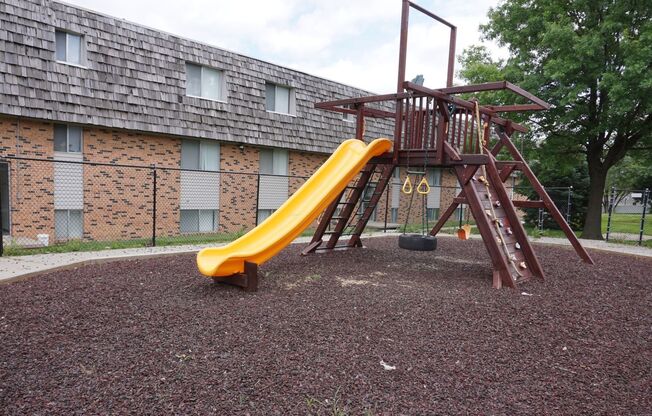 2 beds, 1 bath, 950 sqft, $995, Unit 10