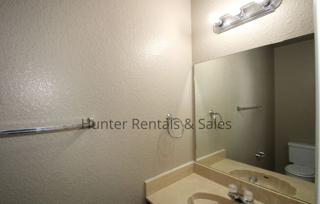 2 beds, 1.5 baths, $775