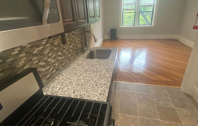 1 bed, 1 bath, 480 sqft, $1,925, Unit D12