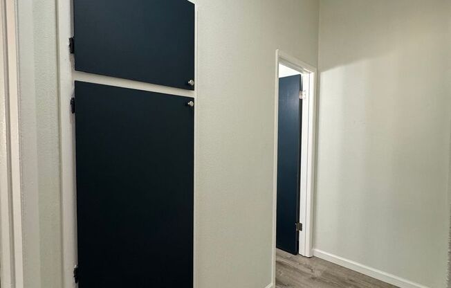 2 beds, 1 bath, 682 sqft, $1,300, Unit 35