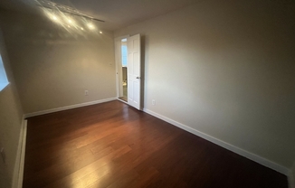 2 beds, 1 bath, 1,100 sqft, $2,400, Unit 2