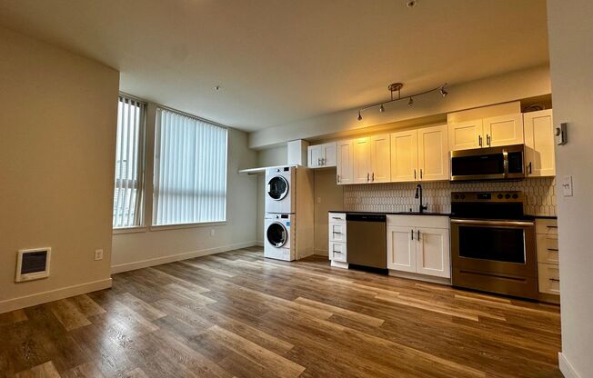 Studio, 1 bath, $1,297, Unit 107