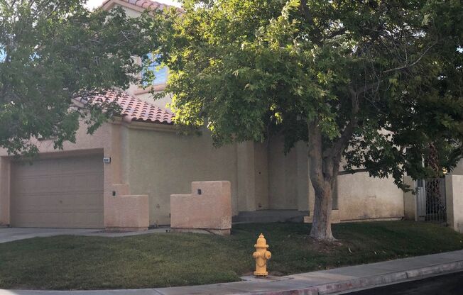 ***GORGEOUS BEAUTY IN THE HEART OF THE HILLS IN SUMMERLIN !!  ***$2,395 - 3 BD 2BA  OVER 1700 SF***