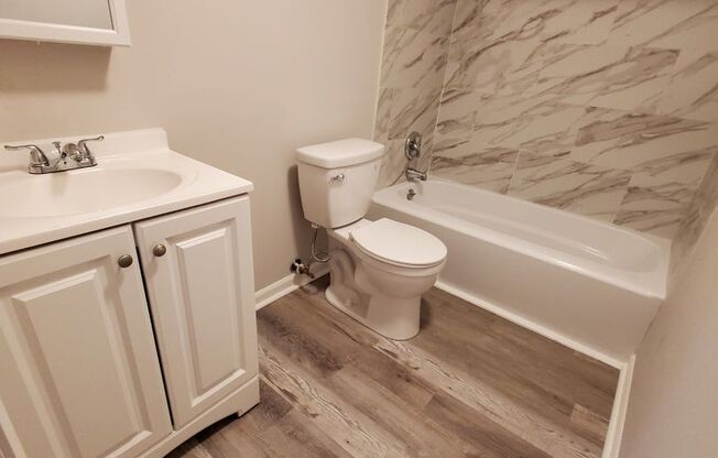 2 beds, 1 bath, 841 sqft, $1,600, Unit 7-4A