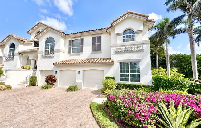 ** COLONADE ** PARK SHORE ** MOORINGS ** 3 BED 3 BATH ** ANNUAL RENTAL ** FIRST FLOOR**