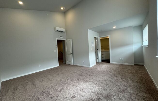 3 beds, 2.5 baths, $2,925, Unit # #C 119