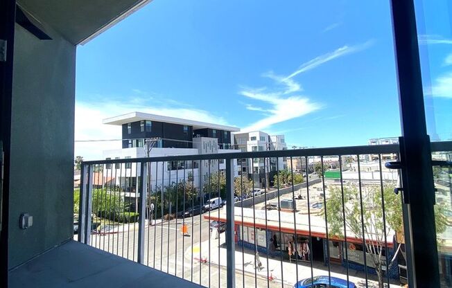 Studio, 1 bath, $2,495, Unit Unit 303