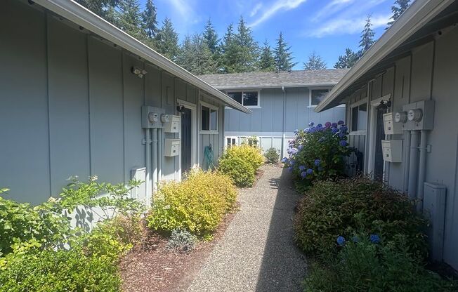 Blue Heron Townhome - Split Level 2 Bedroom located near Winslow