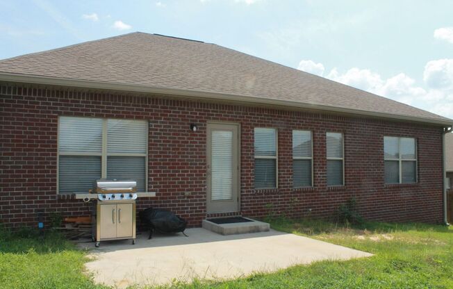 3 beds, 2 baths, $1,900