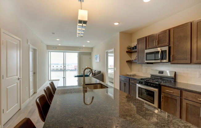 2 beds, 2 baths, 985 sqft, $1,399